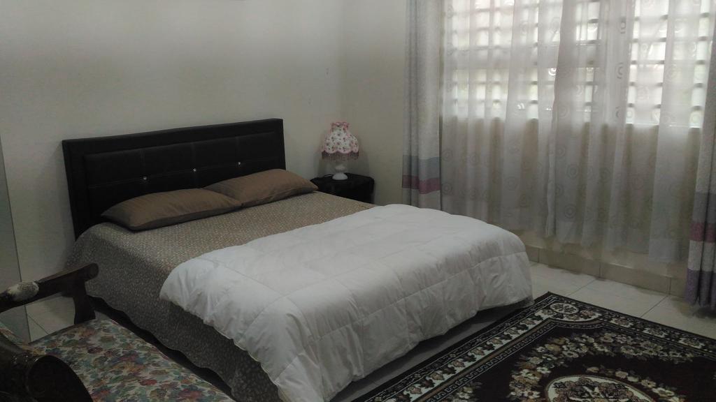 Kenanga Homestay Nilai Extérieur photo